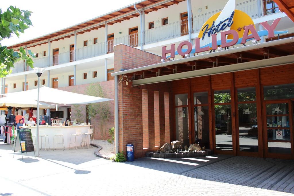 Hotel Holiday Siófok Exterior foto