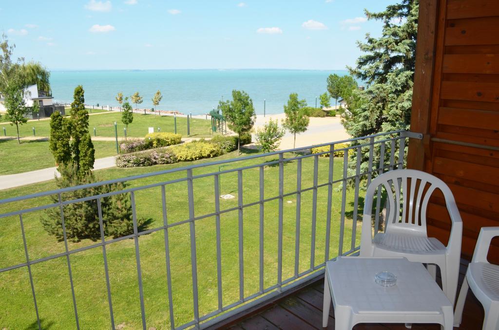 Hotel Holiday Siófok Exterior foto